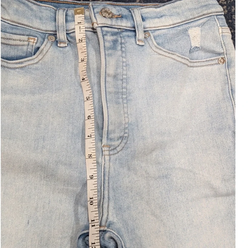 EXPRESS Super High Rise Skinny Distressed Light Wash Jeans Sz 26x27 Raw Hem Edgy